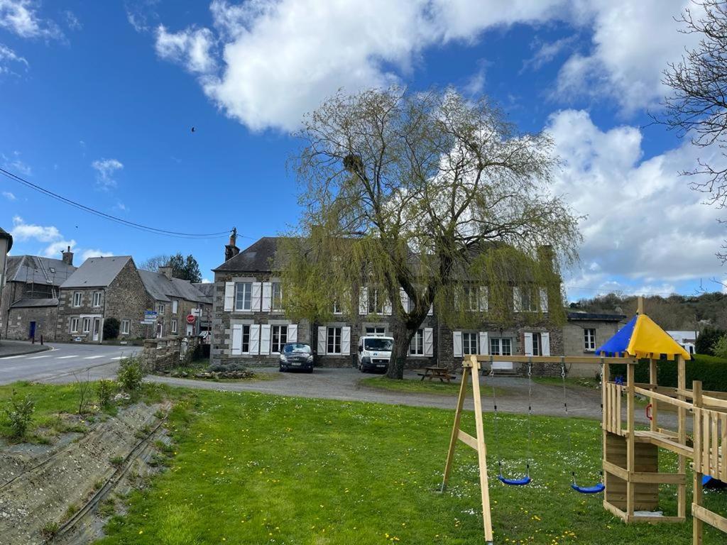 La Maison Des Amis En Normandie Pontfarcy エクステリア 写真