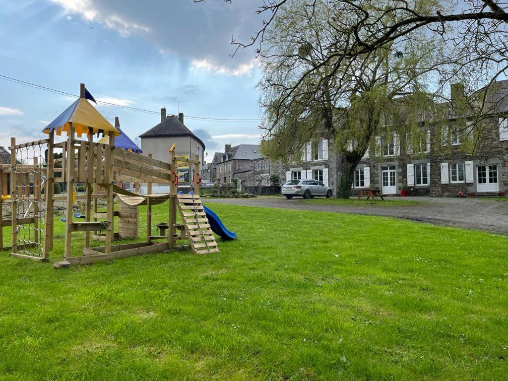 La Maison Des Amis En Normandie Pontfarcy エクステリア 写真